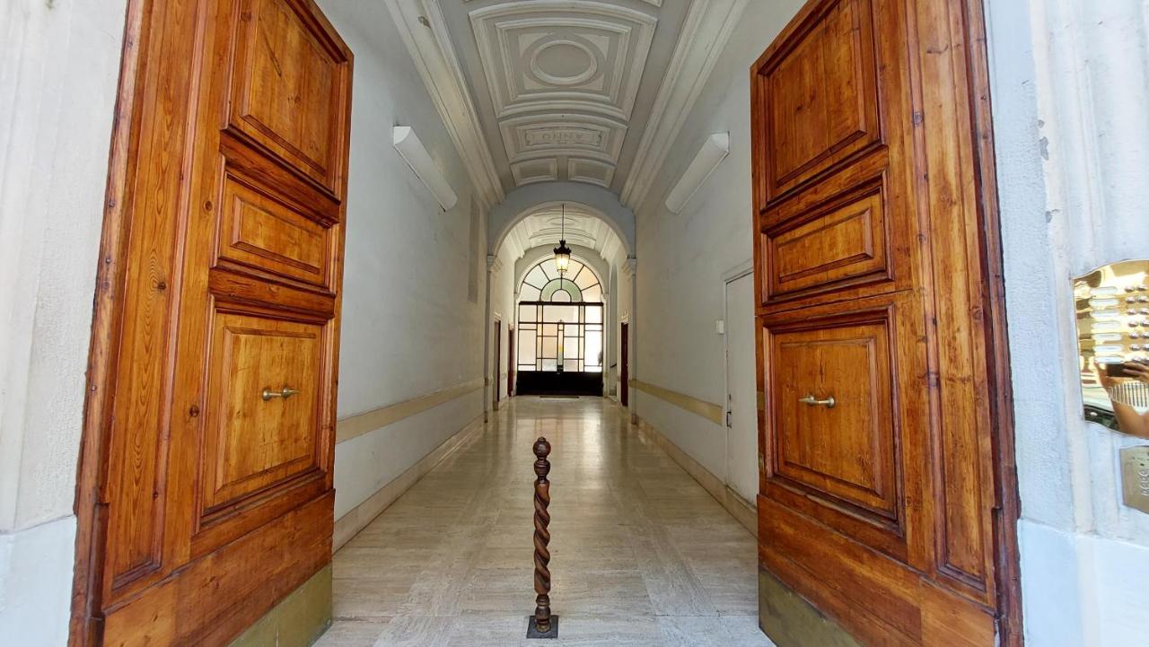 Апартаменты Dimora San Bartolomeo - Design, Panoramic View & Culture Рим Экстерьер фото